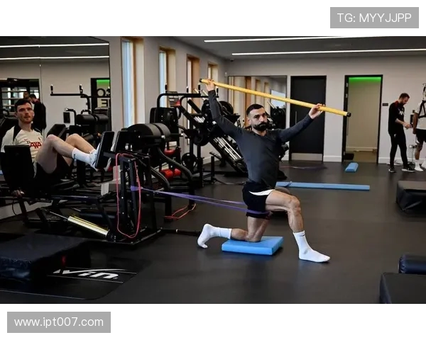 追梦谈赛后离场拉伸放松身体状态提升与运动恢复的重要性运动员